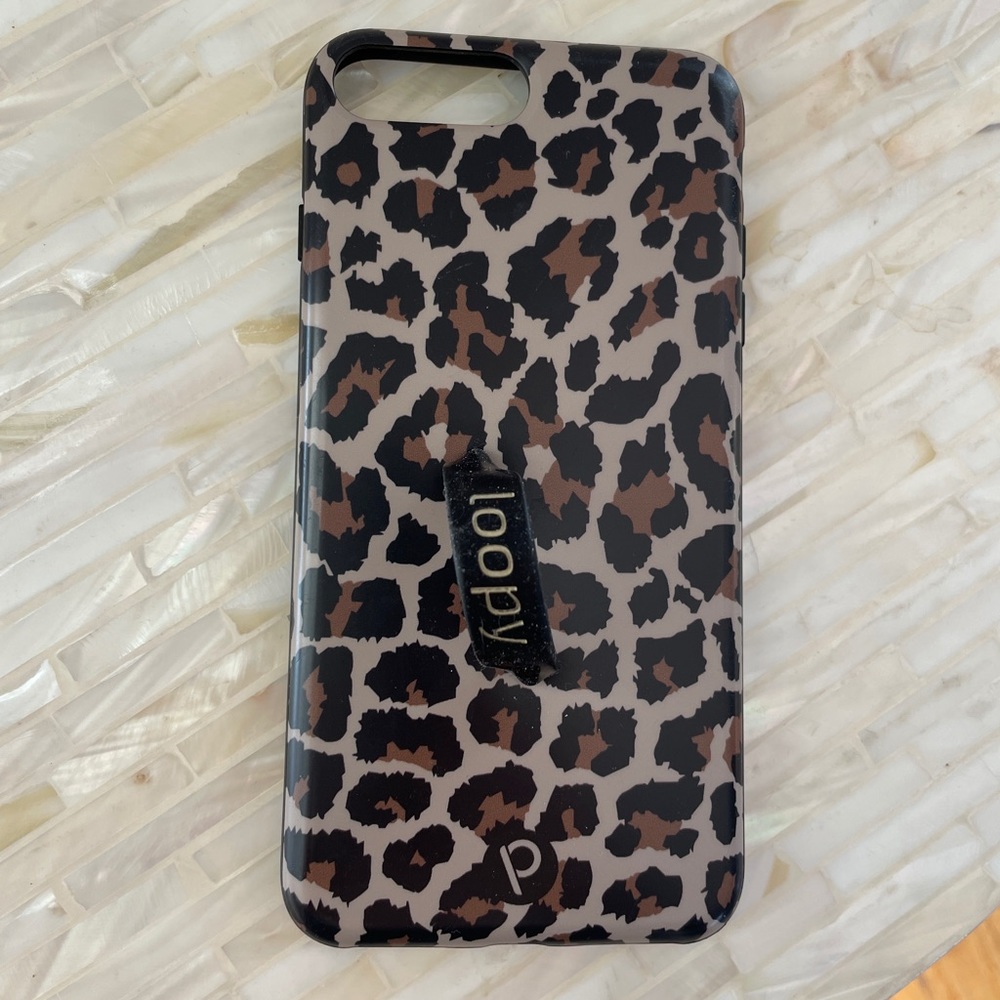Leopard loopy case